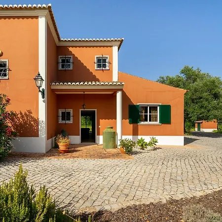 Whome | Exclusive & Private 4-bed Family Holiday * Corotelo