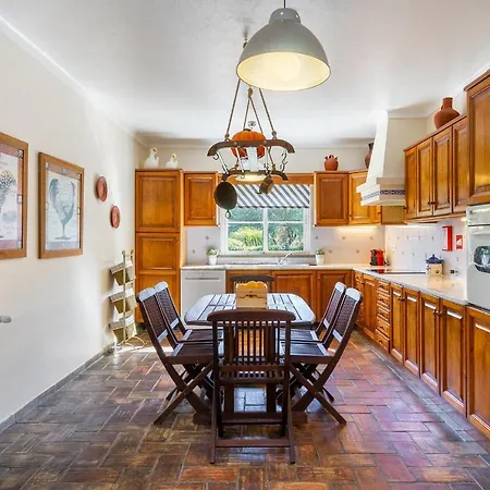 Whome | Exclusive & Private 4-bed Family Holiday * Corotelo