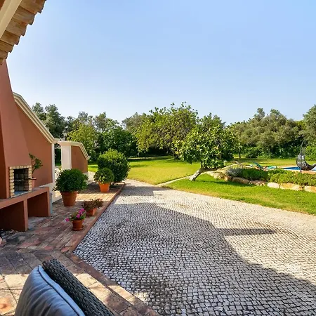Casa de Férias Whome | Exclusive & Private 4-bed Family Holiday Corotelo